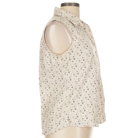 Cream Floral Sleeveless Button Down Blouse with Notched Collar - Picture 4 of 6
